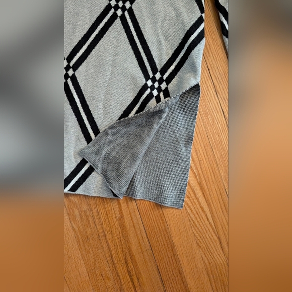 Tristan Black and Gray Turtleneck Sweater - Picture 2 of 6